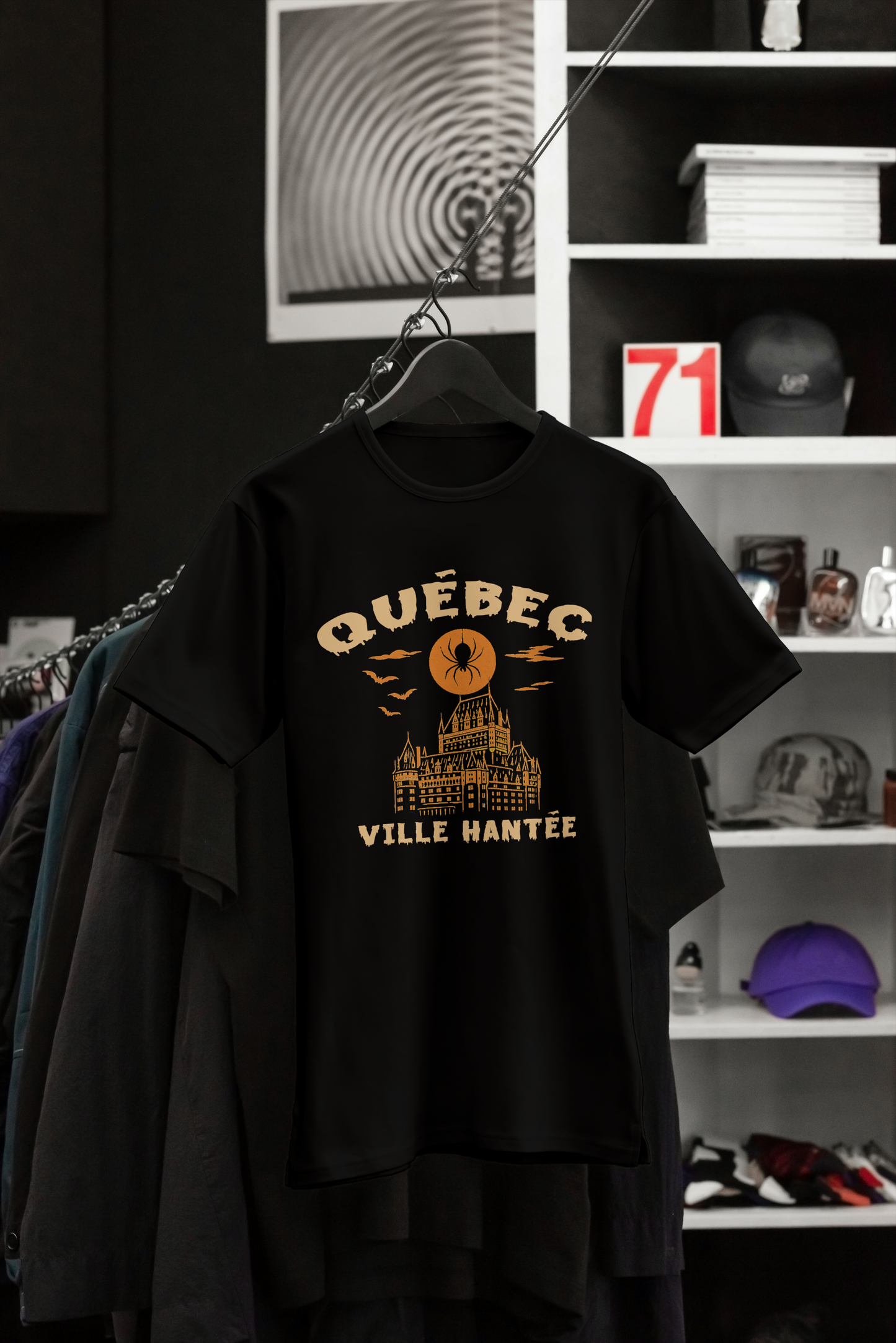 T-shirt Québec – Ville Hantée (Château Frontenac & Lune Araignée)
