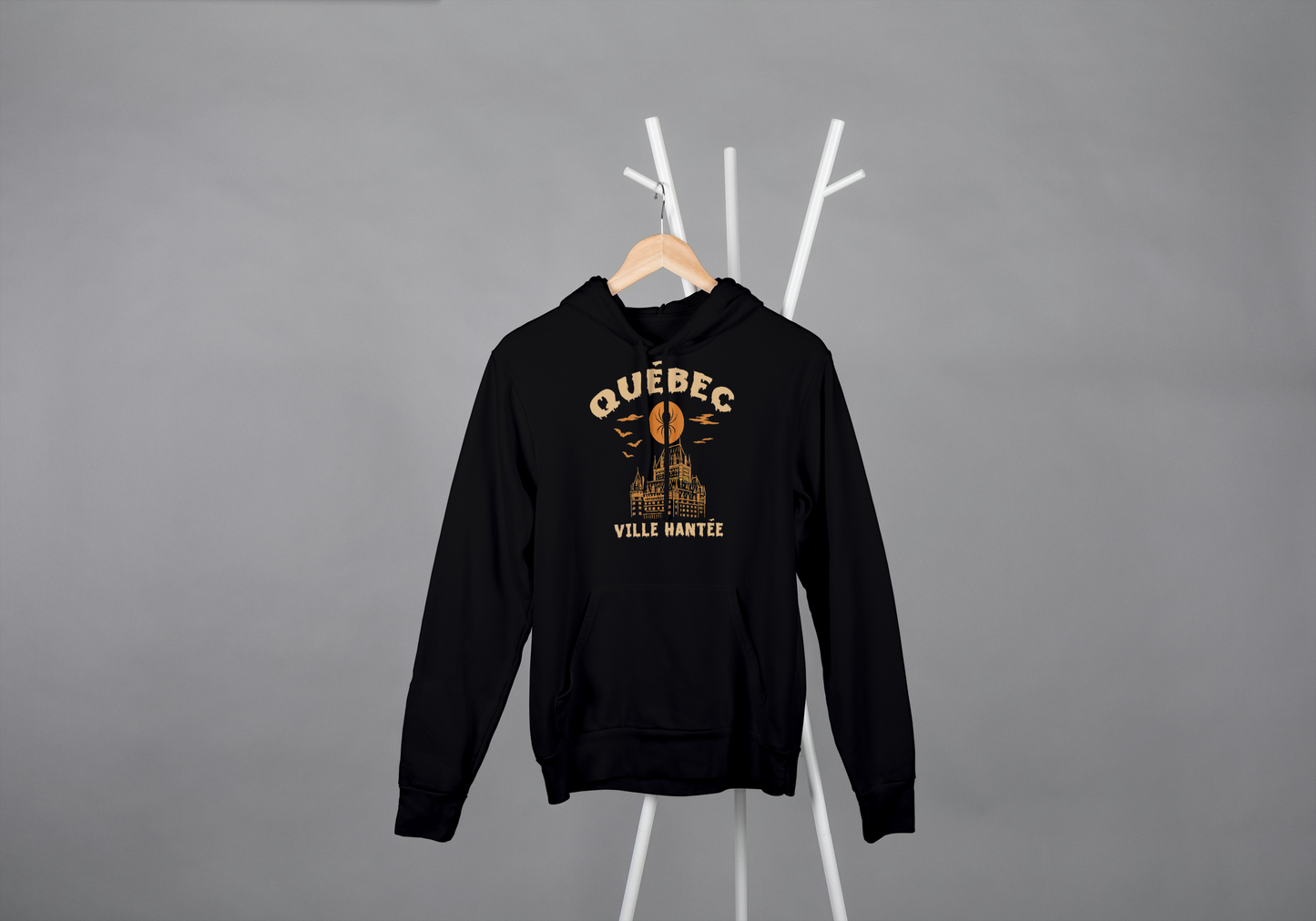 Hoodie Québec – Ville Hantée (Château Frontenac & Lune Araignée)