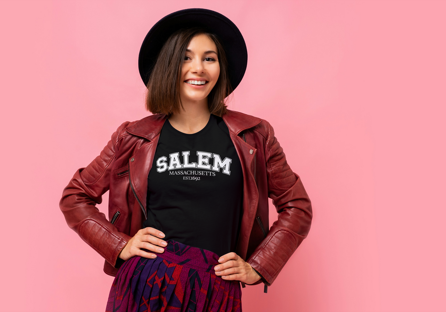 T-shirt Halloween Salem – Witches 1692 🎃 (Édition limitée 2025)